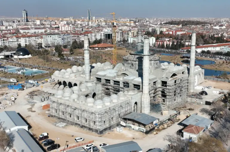 Konya'da yapımı devam eden' Merkez Camii 'şimdiden dünya devleri arasına girdi
