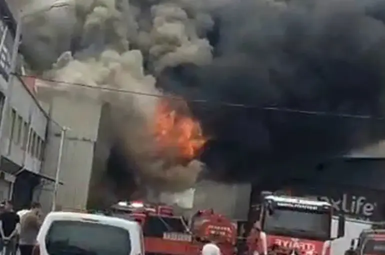 Konya’daki Fabrika Yangınında İtfaiye Eri Şehit Oldu