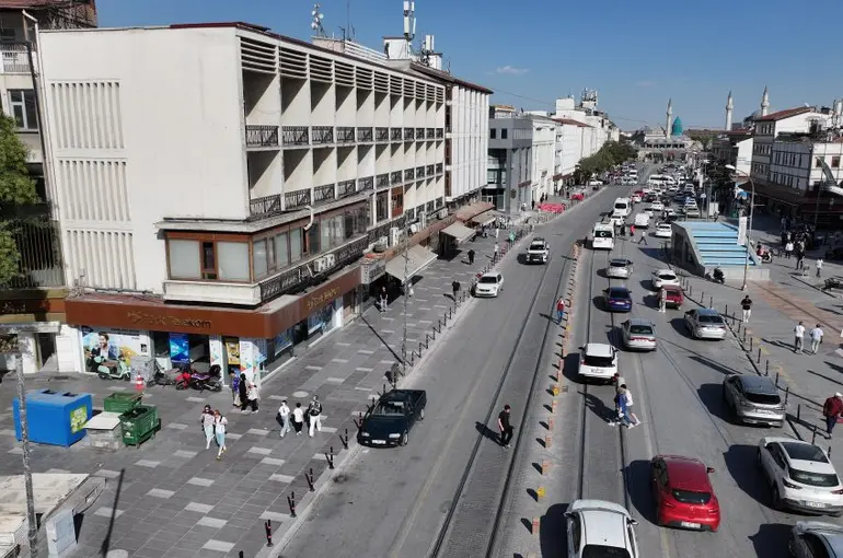 Konya’nın Kalbinde Büyük Değişim! Mevlana Caddesi Yeniden Şekilleniyor