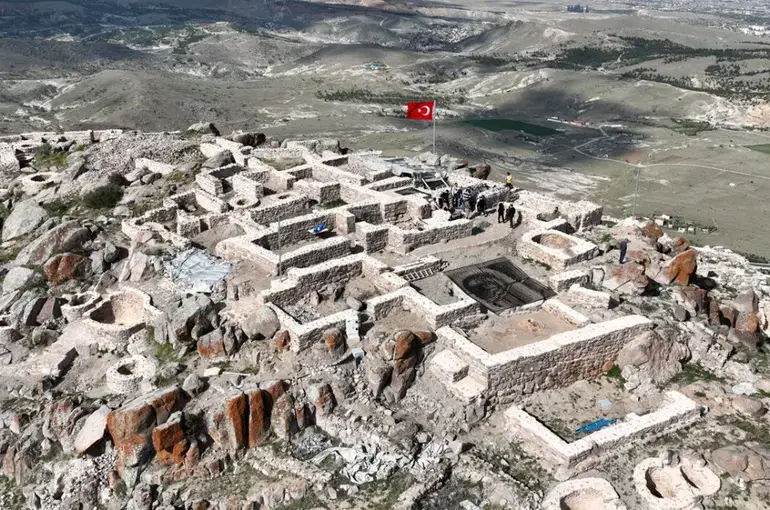Konya'nın Tarihe Açılan Zirvesi: Gevale Kalesi'ni Hiç Böyle Görmediniz