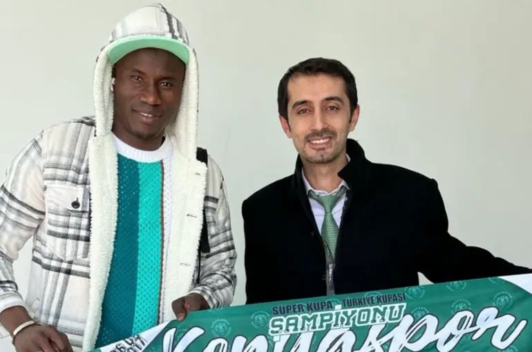Konyaspor’un Yeni Golcüsü Senegalli Junior Sambou Konya’da