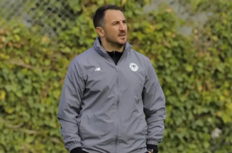 Konyaspor’un yeni teknik direktörü Ali Çamdalı ilk antrenmana çıktı!