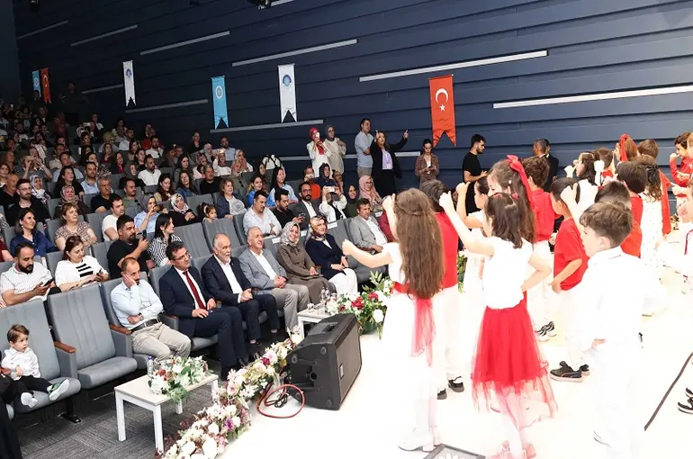 KOS Anaokulunda Mezuniyet Heyecanı