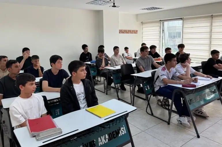 Lise Medeniyet Akademileri'nde Yaz Dönemi Coşkuyla Başladı