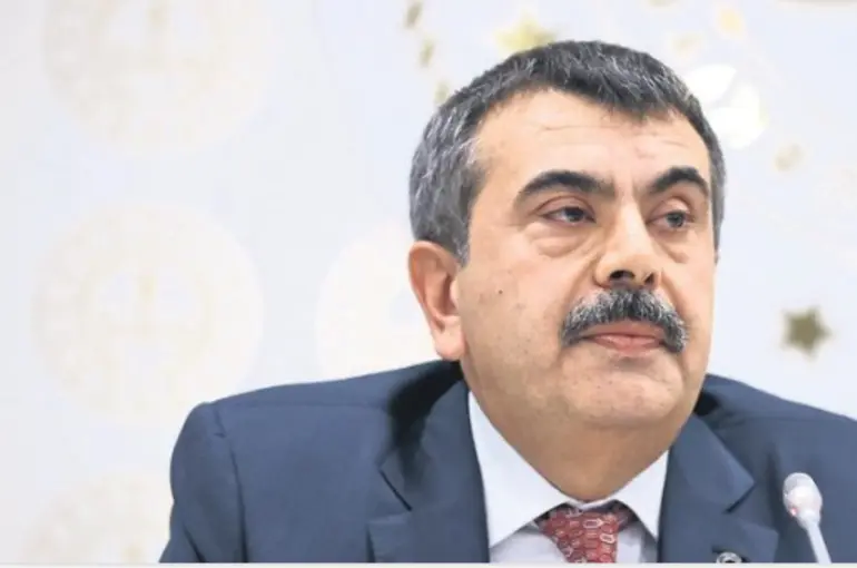 Liselere sınıf tekrarı geliyor! Milli Eğitim Bakanı açıkladı