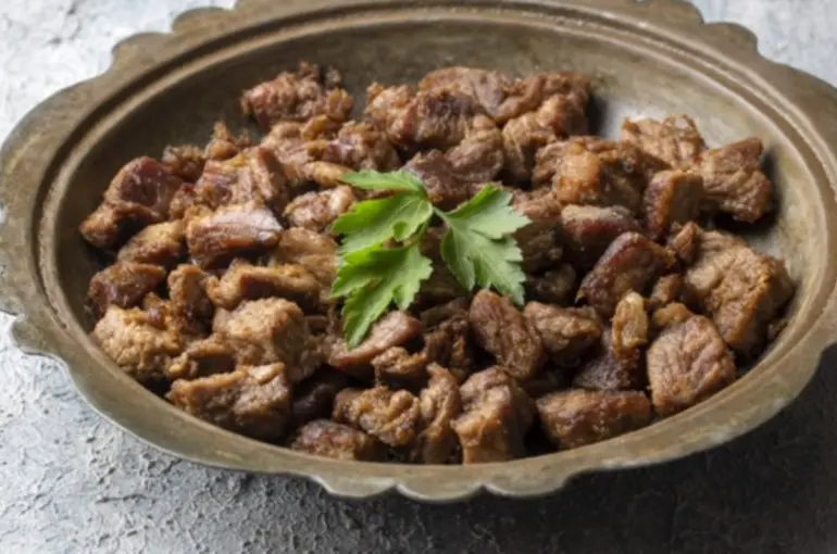 Lokum gibi kavurma tarifi! Her lokması ağızda dağılacak...