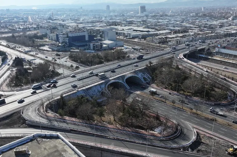 Marangozlar Köprülü Kavşağı Tam Kapasiteyle Trafiğe Açıldı