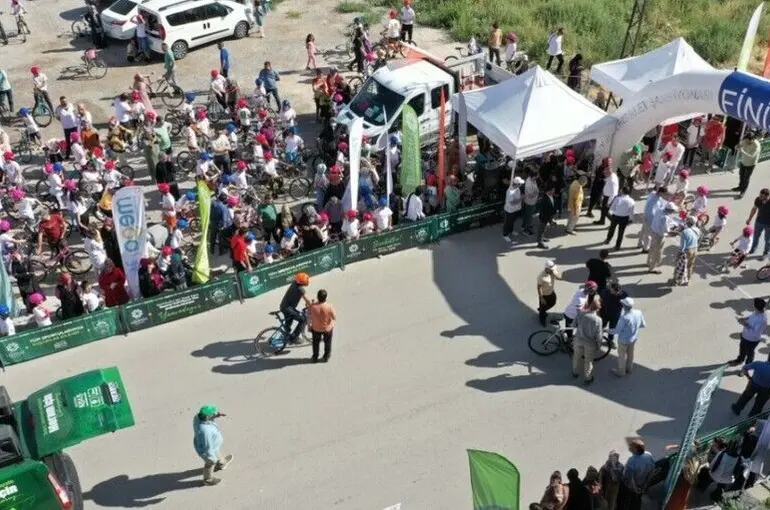 Meram Belediyesi’nin düzenlediği ödüllü bisiklet yarışı start aldı