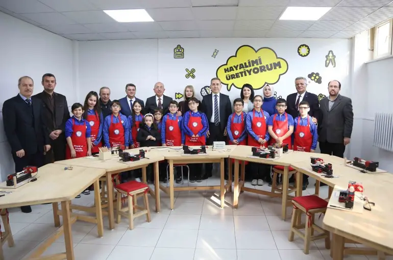 Meram’da Eğitimde Yeni Bir Adım: Tasarım Beceri Atölyesi Açıldı!