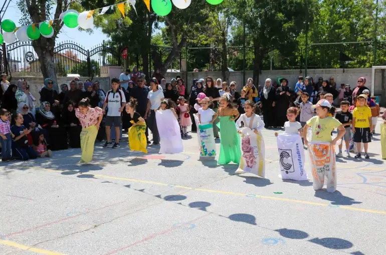 Meram’da ‘Yeşil Fest’ Coşkusu: Çocuklar Oyunlarla Eğlendi, Bağımlılıklara Karşı Bilinçlendi