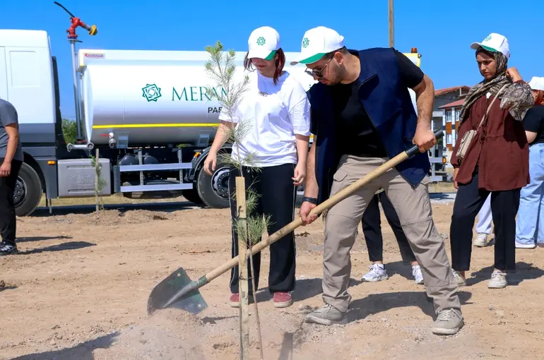 Meramlı Gençlerden Doğaya Umut Olan Anlamlı Etkinlik