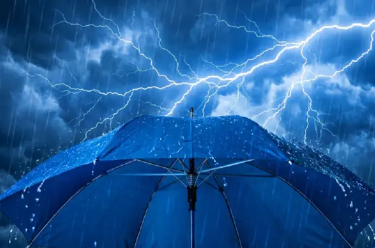 Meteoroloji'den 15 İl İçin Sarı Kodlu Uyarı: Kuvvetli Yağış ve Fırtınaya Dikkat