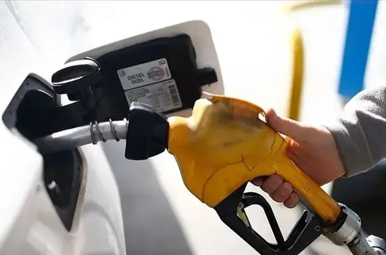 Motorine ÖTV Düzenlemesi Resmi Gazete’de! Ağustos Ayında ÖTV Sıfırlandı