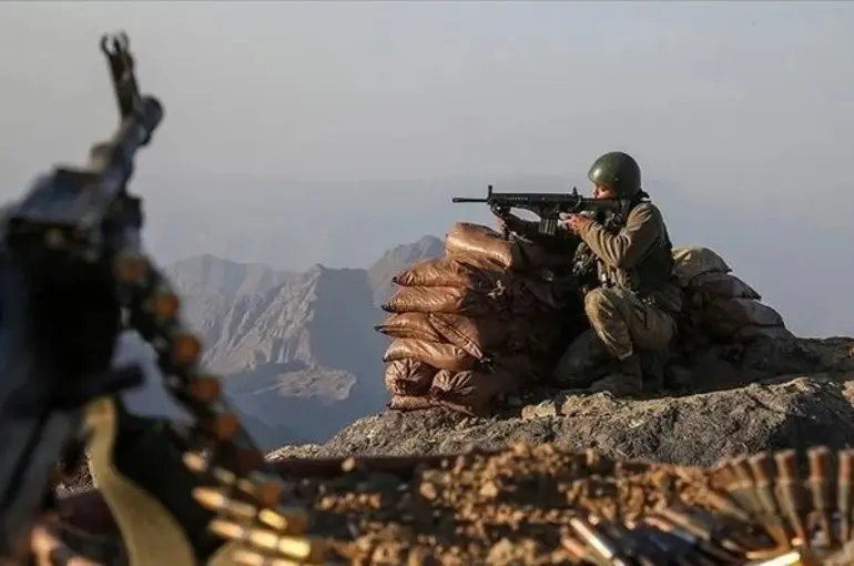 MSB:Fırat Kalkanı bölgesinde 4 YPG/PKK'lı terörist etkisiz hale getirildi