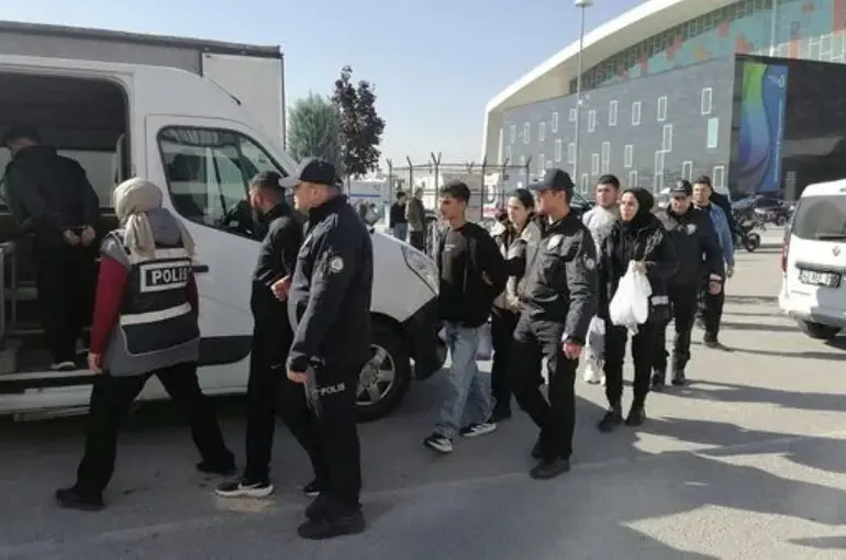 ‘Narkokapan-Konya’ Operasyonunda ‘Torbacılara’ Büyük Darbe!369 Şüpheli Tutuklandı!