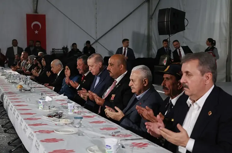 Şehirlerimizi yeniden ayağa kaldırmadan bize durmak, dinlenmek yok"