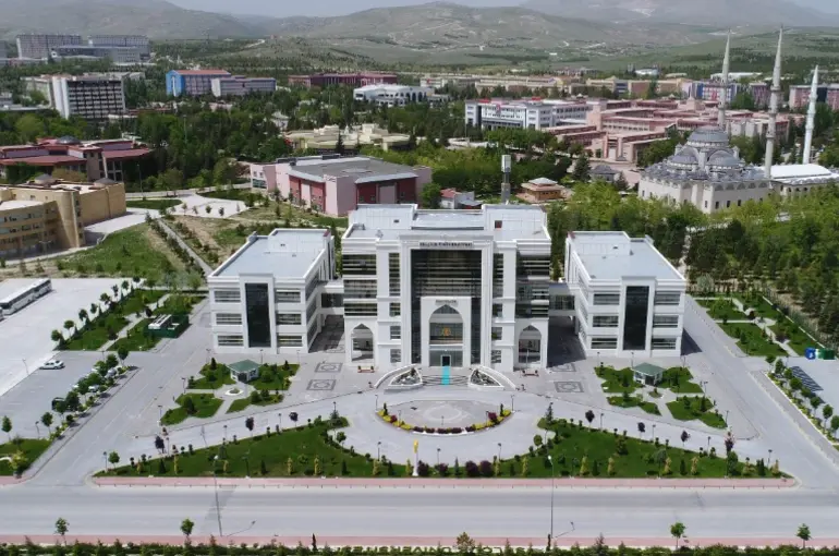 Selçuk Üniversitesi'nden öğrencilere zorla oruç iddiasına yalanlama!