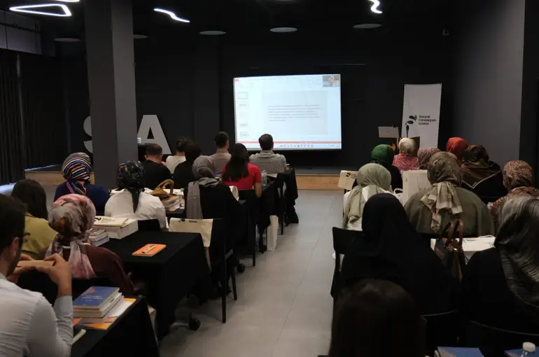 Sia'nın Gençlik Araştırmaları Yaz Okulu Başarıyla Tamamlandı