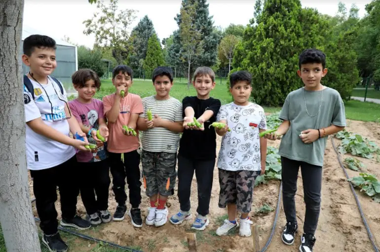 Tabiatın İçinde Hem Öğreniyor Hem Eğleniyorlar