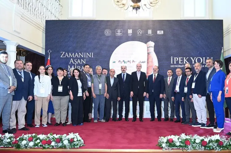 TBMM Başkanı Kurtulmuş “Zamanını Aşan Miras; İpek Yolu Sergi ve Sempozyumu”nun Açılışına Katıldı