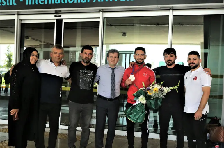 Torku Şekersporlu Alihan Bayraktar Dünya 3.'Sü