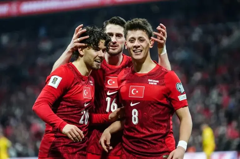 Türkiye-Fransa maçı öncesi Montella’nın planı belli oldu! İşte muhtemel 11 ve yayın bilgileri