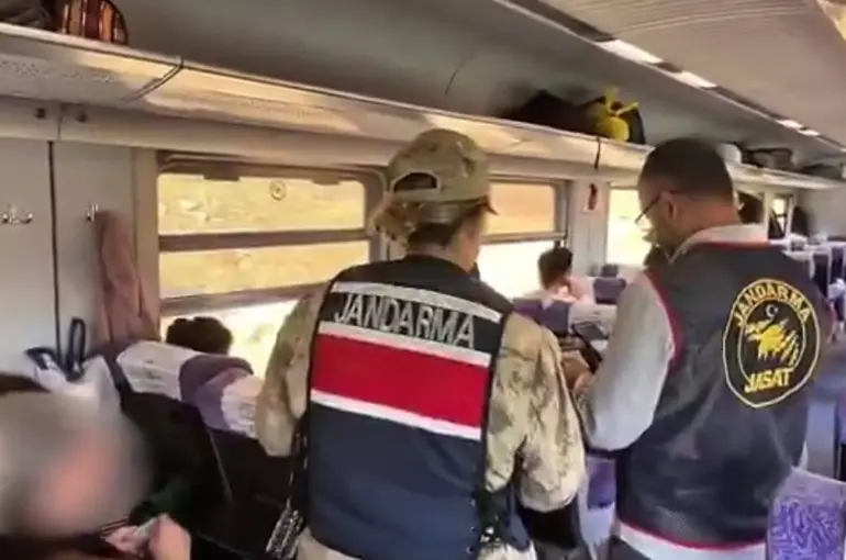 Türkiye Genelinde Düzensiz Göçle Mücadelede Yeni Rekor Denetim