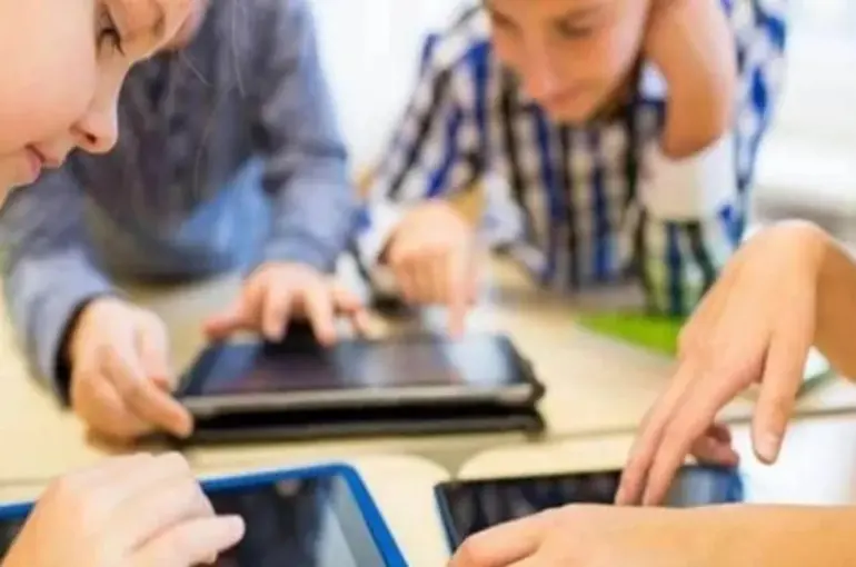 Türkiye’de acilen dijital yasa çıkmalı! Sosyal medyaya 16 yaş kısıtlaması gerekli