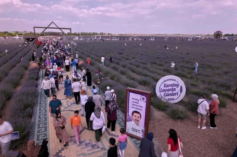 Türkiye'nin En Büyük Lavanta Bahçesinde Mor Şölen Başladı
