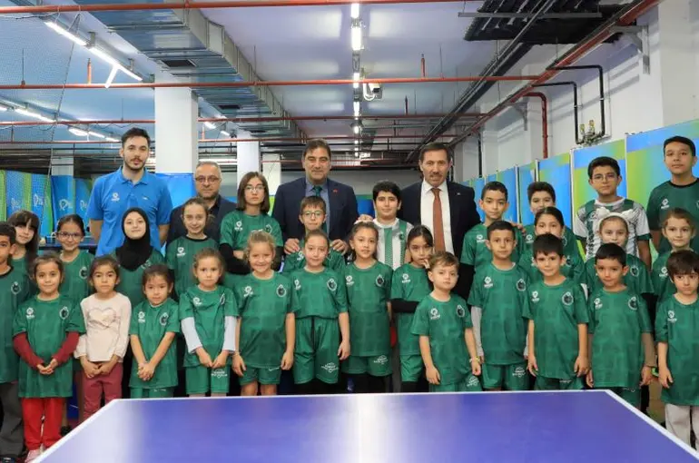 Ünal Karaman ve Hasan Kılca Karatay Spor Okullarında Minik Sporcularla Buluştu