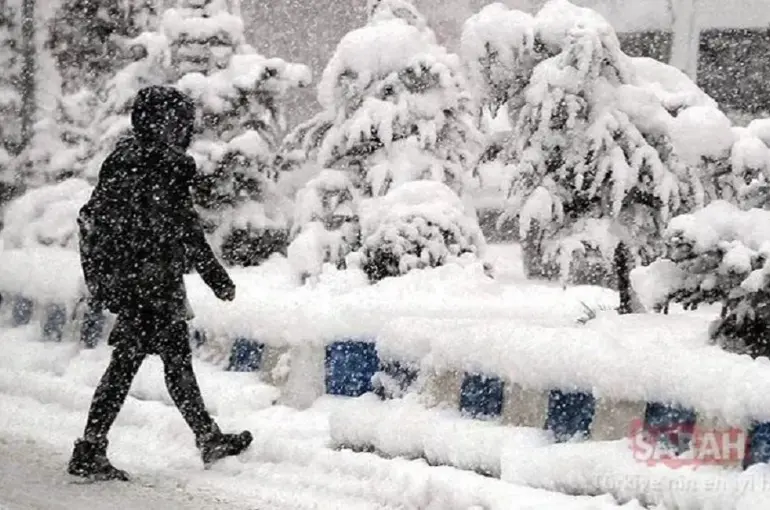 Valilik Açıkladı :Konya’da Buzlanma Nedeniyle Eğitime Ara Verildi