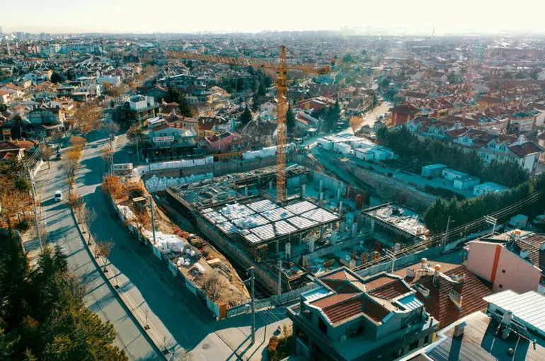 YAKA SOSYAL TESİSİ HIZLA YÜKSELİYOR