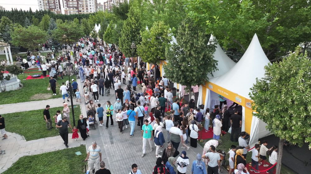 festivallll.jpg