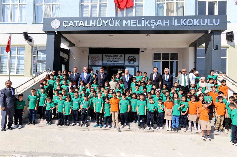 VALİ AKIN, KAYMAKAM AYHAN, BAŞKAN KILCA VE İL MİLLİ EĞİTİM MÜDÜRÜ YİĞİT ÖĞRENCİLERLE BİR ARAYA GELDİ (11).JPG