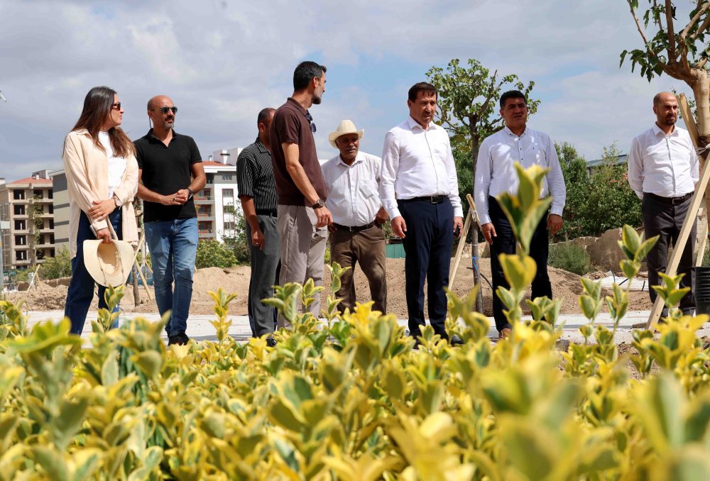 KARATAY’DA YEŞİL DÖNÜŞÜM MAHALLE MAHALLE BÜYÜYOR (7).JPG
