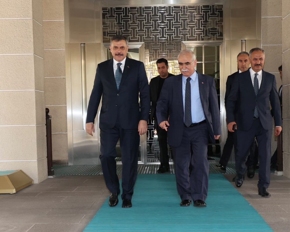 özkaya.jpg