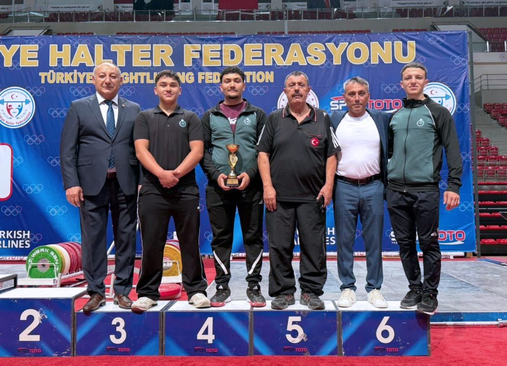 KARATAYLI HALTERCİLERDEN ÇİFTE BAŞARI (2).jpg