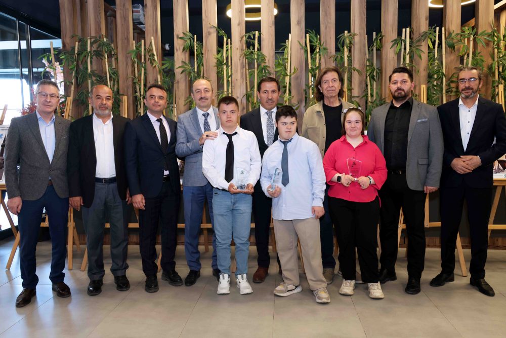 BENİM GÖZÜMDEN KARATAY FOTOĞRAF SERGİSİ AÇILDI (7).JPG