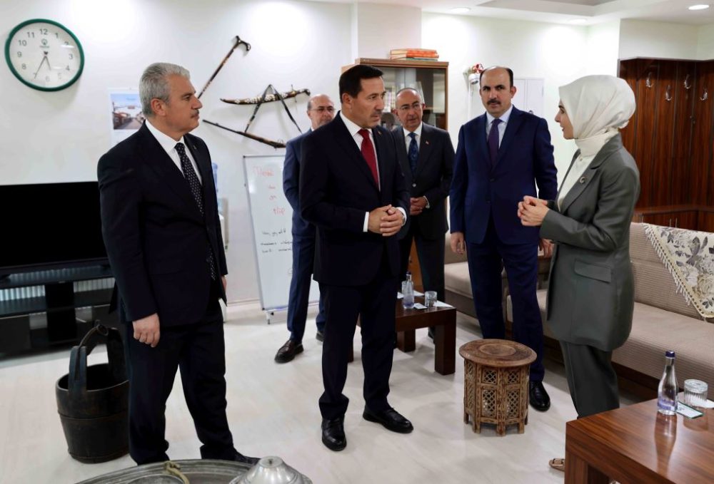 BAKAN GÖKTAŞ, KARATAY BELEDİYESİ ÇELEBİ m.JPG