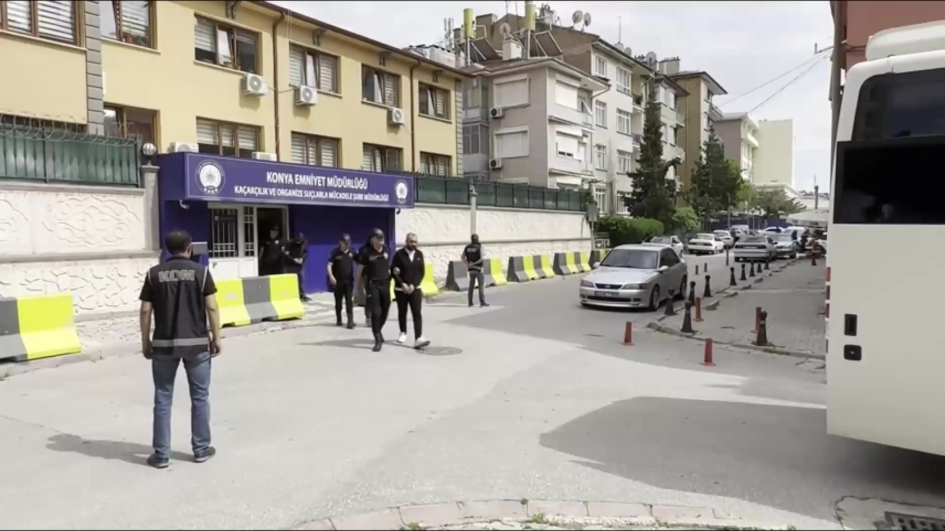 polis frene bastı