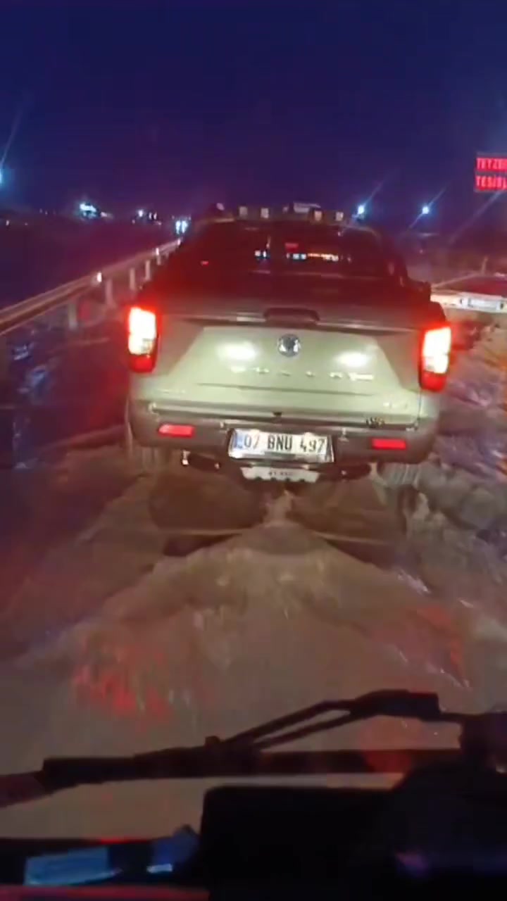 Konya'da meydana gelen şiddetli yağışlar beraberinde sel felaketini getirdi.